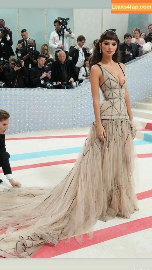 Emily Ratajkowski / Officialemilyratajkowski / emrata / https: leaked photo photo #0831