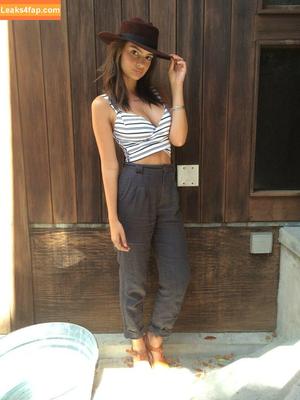 Emily Ratajkowski photo #0326