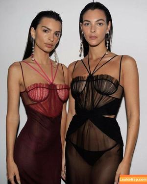 Emily Ratajkowski photo #0401