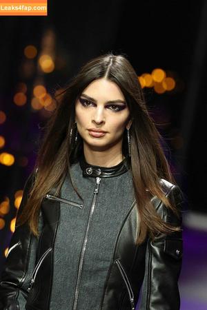 Emily Ratajkowski photo #0410