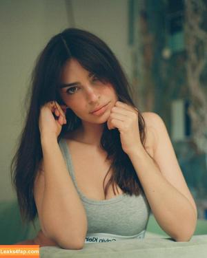 Emily Ratajkowski photo #0474