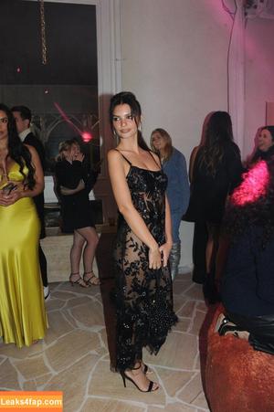 Emily Ratajkowski photo #0608