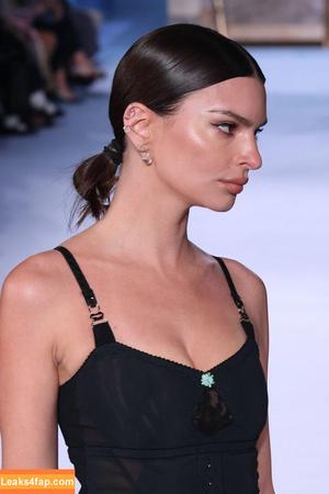 Emily Ratajkowski photo #0616