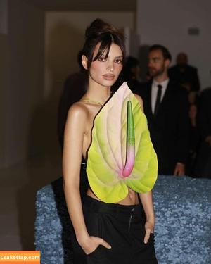 Emily Ratajkowski photo #0648