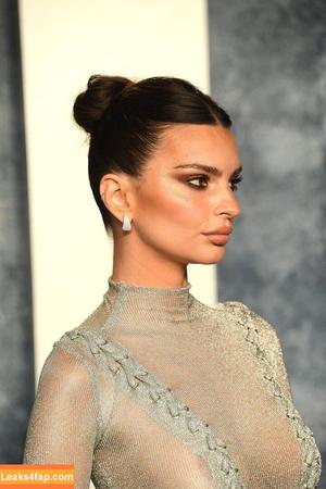 Emily Ratajkowski photo #0692