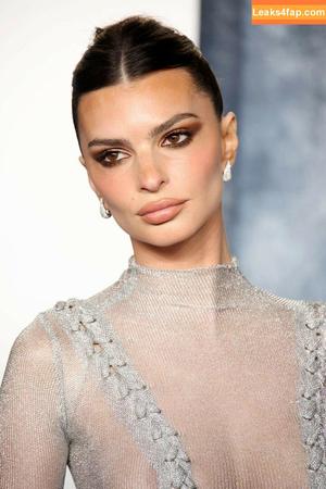 Emily Ratajkowski photo #0707