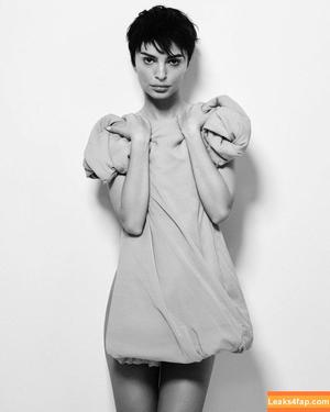 Emily Ratajkowski photo #0733