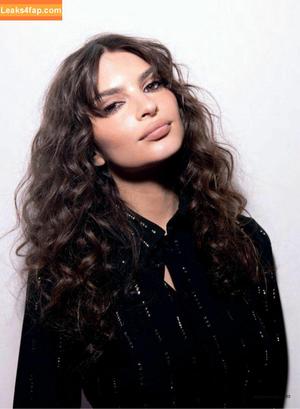 Emily Ratajkowski photo #0756
