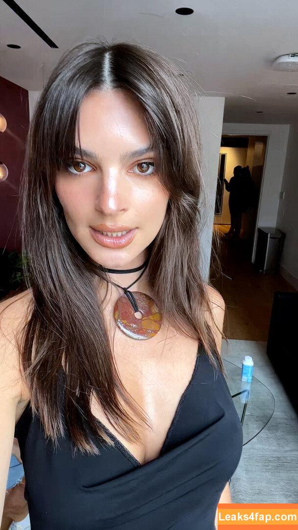Emily Ratajkowski / Officialemilyratajkowski / emrata / https: leaked photo photo #1033