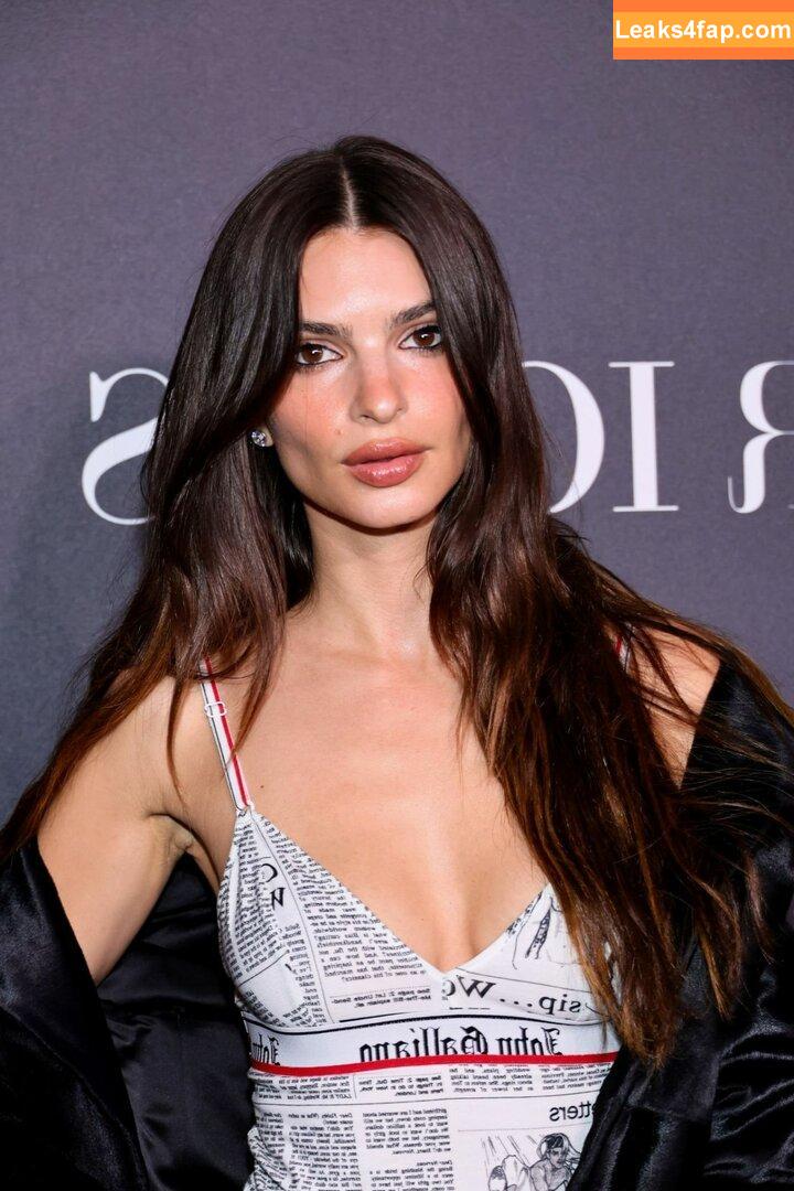 Emily Ratajkowski / Officialemilyratajkowski / emrata / https: leaked photo photo #1040