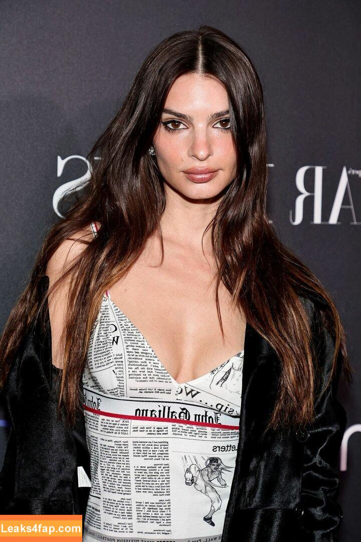 Emily Ratajkowski / Officialemilyratajkowski / emrata / https: leaked photo photo #1041