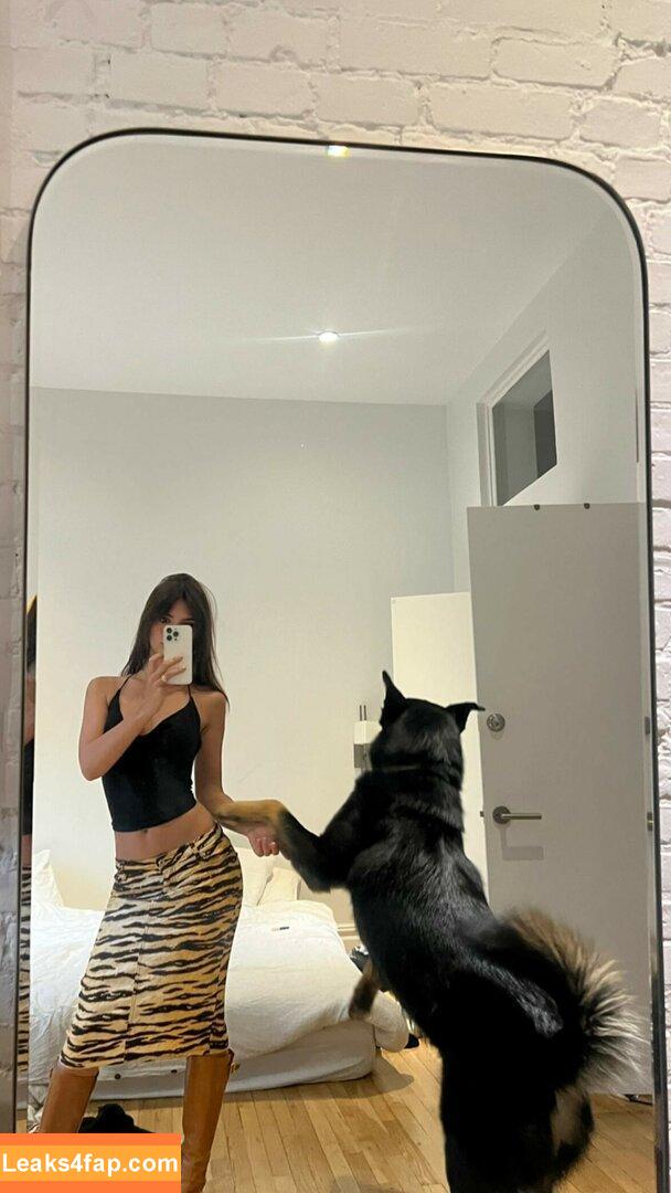 Emily Ratajkowski / Officialemilyratajkowski / emrata / https: leaked photo photo #1044