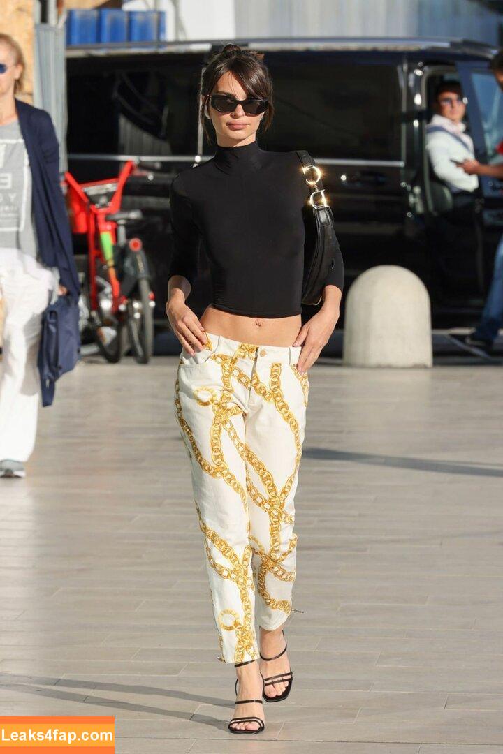 Emily Ratajkowski / Officialemilyratajkowski / emrata / https: leaked photo photo #1099