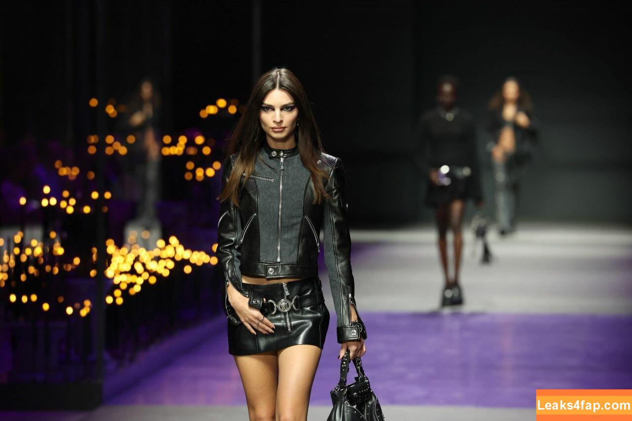 Emily Ratajkowski / Officialemilyratajkowski / emrata / https: leaked photo photo #1104