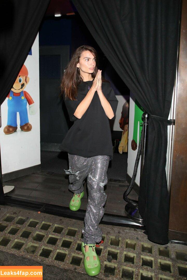 Emily Ratajkowski / Officialemilyratajkowski / emrata / https: leaked photo photo #1109