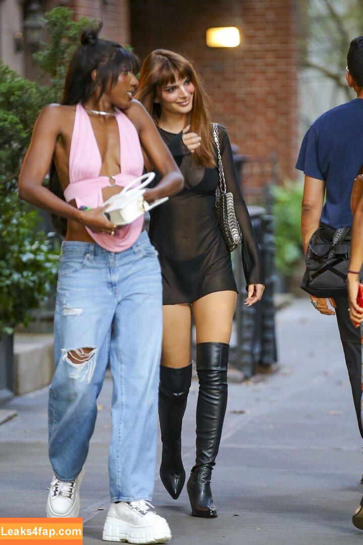Emily Ratajkowski / Officialemilyratajkowski / emrata / https: leaked photo photo #1191