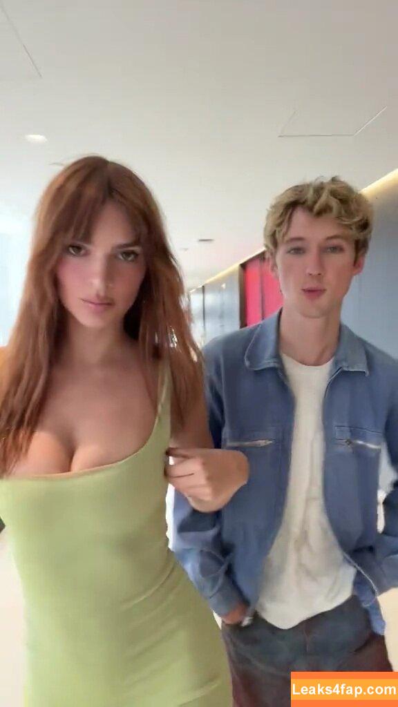 Emily Ratajkowski / Officialemilyratajkowski / emrata / https: leaked photo photo #1224