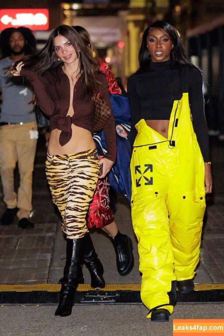 Emily Ratajkowski / Officialemilyratajkowski / emrata / https: leaked photo photo #1312