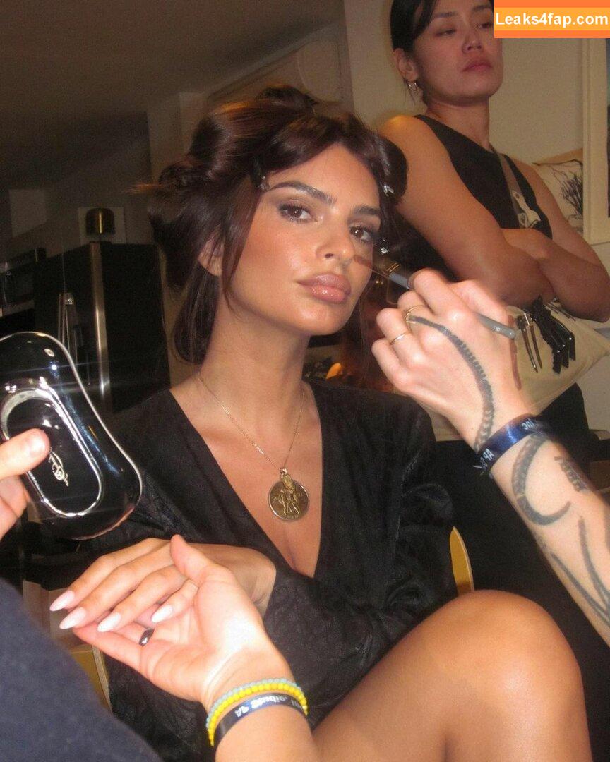 Emily Ratajkowski / Officialemilyratajkowski / emrata / https: leaked photo photo #1447