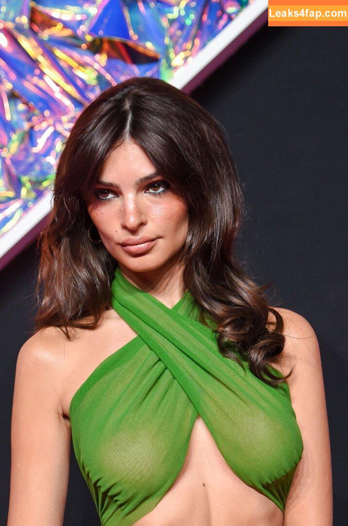 Emily Ratajkowski / Officialemilyratajkowski / emrata / https: слитое фото фото #1509