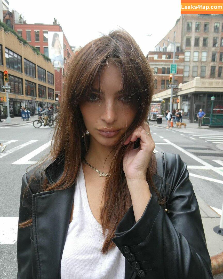 Emily Ratajkowski / Officialemilyratajkowski / emrata / https: слитое фото фото #1557