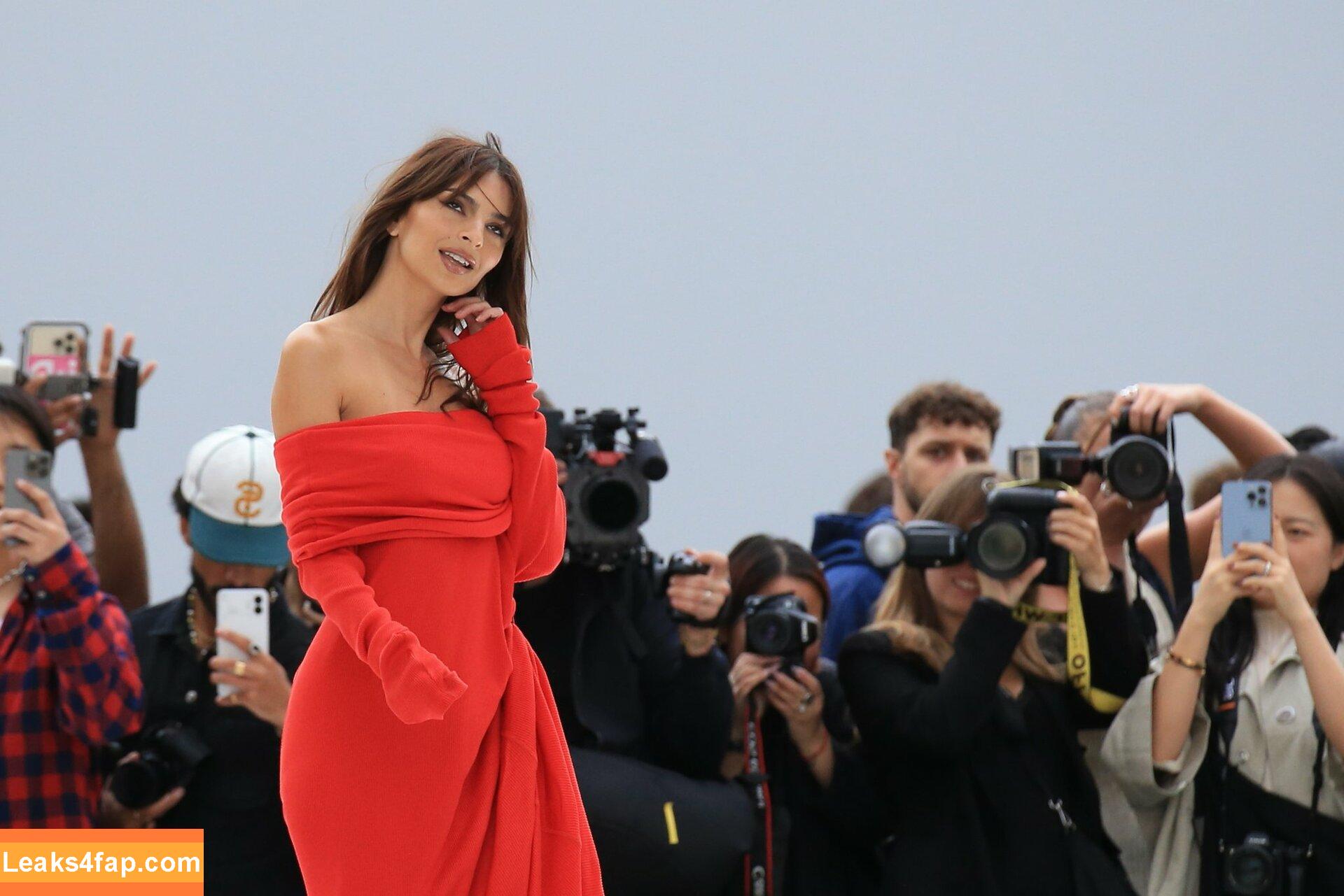 Emily Ratajkowski / Officialemilyratajkowski / emrata / https: leaked photo photo #1605