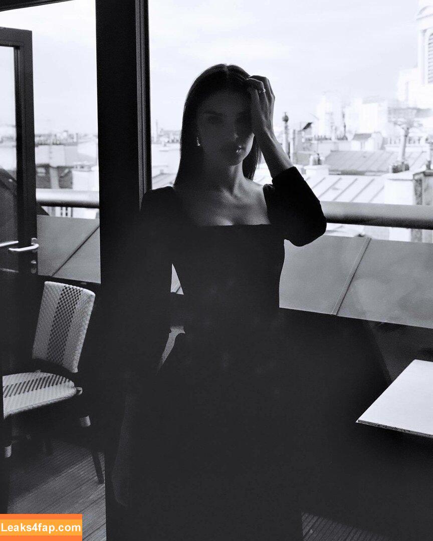 Emily Ratajkowski / Officialemilyratajkowski / emrata / https: leaked photo photo #1641