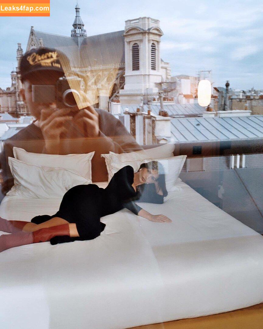 Emily Ratajkowski / Officialemilyratajkowski / emrata / https: leaked photo photo #1643