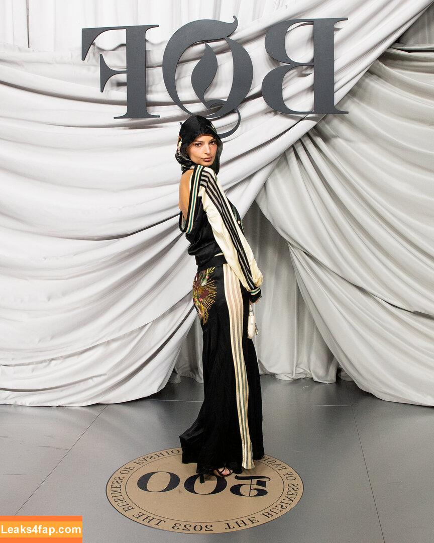 Emily Ratajkowski / Officialemilyratajkowski / emrata / https: leaked photo photo #1656