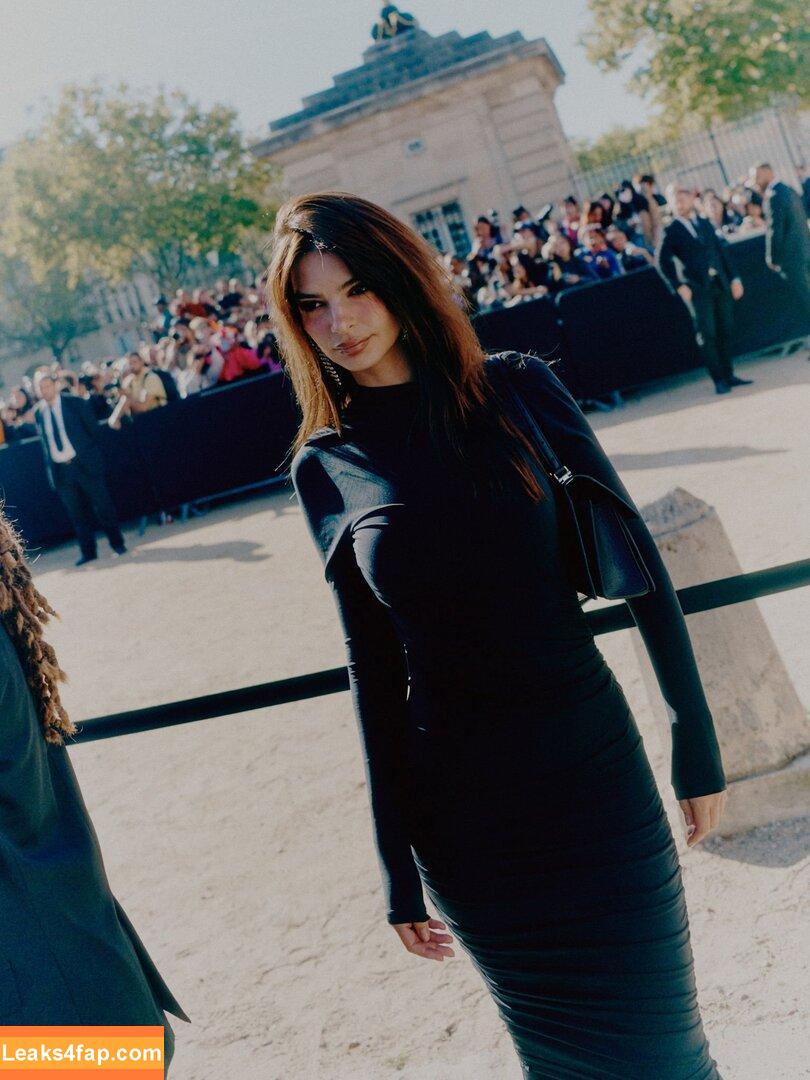 Emily Ratajkowski / Officialemilyratajkowski / emrata / https: leaked photo photo #1666