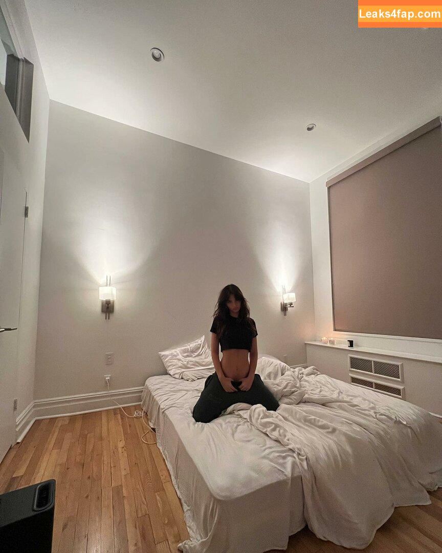 Emily Ratajkowski / Officialemilyratajkowski / emrata / https: leaked photo photo #1758