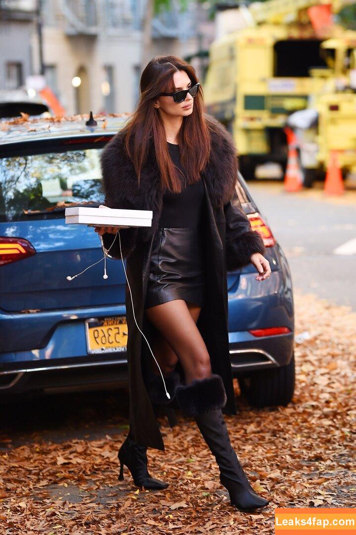 Emily Ratajkowski / Officialemilyratajkowski / emrata / https: слитое фото фото #1840