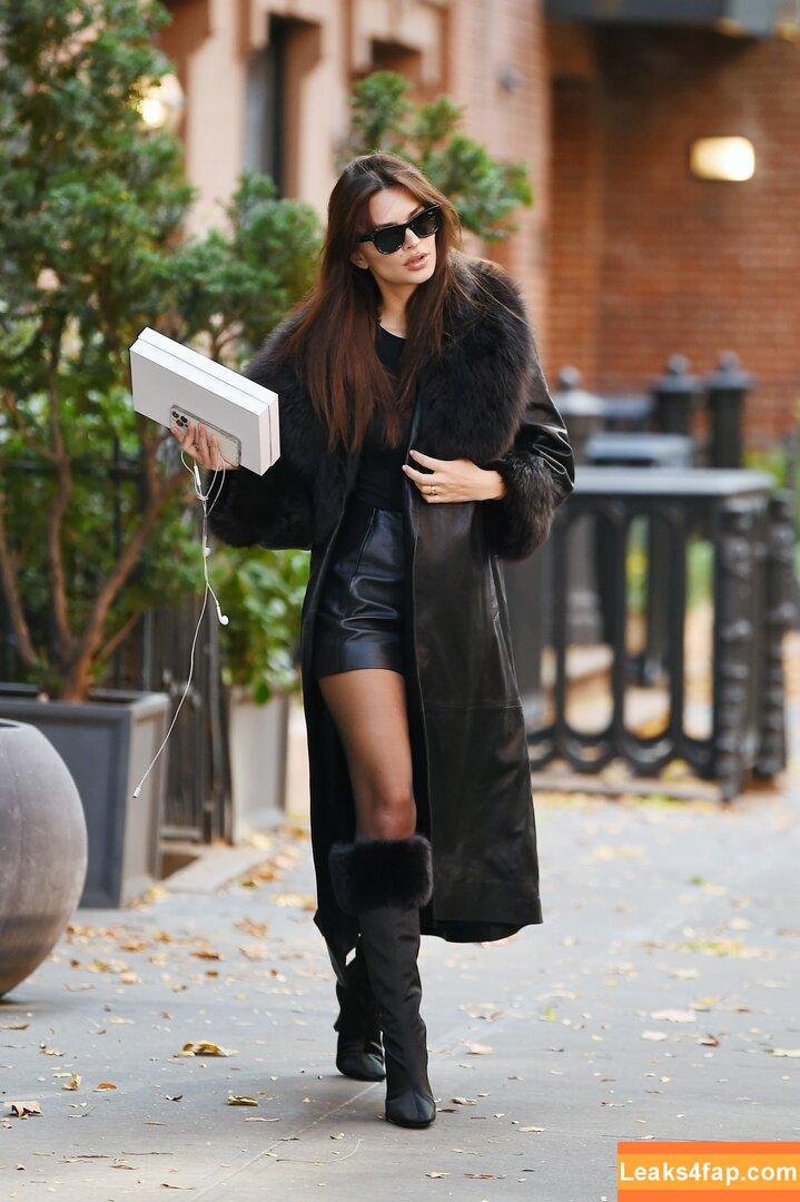 Emily Ratajkowski / Officialemilyratajkowski / emrata / https: leaked photo photo #1856