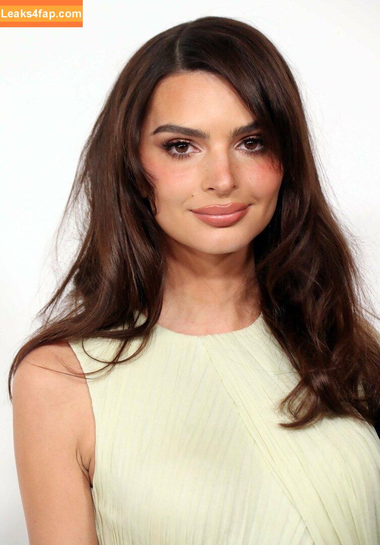 Emily Ratajkowski / Officialemilyratajkowski / emrata / https: leaked photo photo #1974