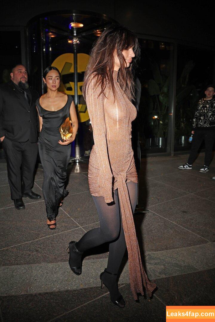 Emily Ratajkowski / Officialemilyratajkowski / emrata / https: leaked photo photo #1977