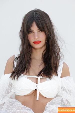 Emily Ratajkowski photo #1056