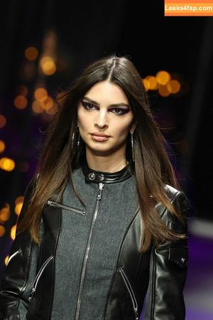 Emily Ratajkowski photo #1107