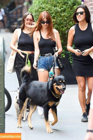 Emily Ratajkowski photo #1202