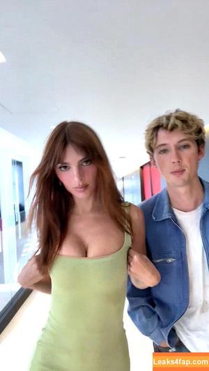 Emily Ratajkowski photo #1228