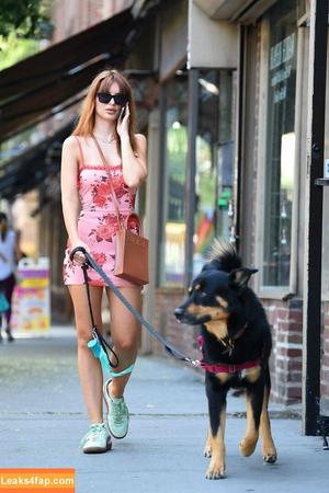 Emily Ratajkowski photo #1251