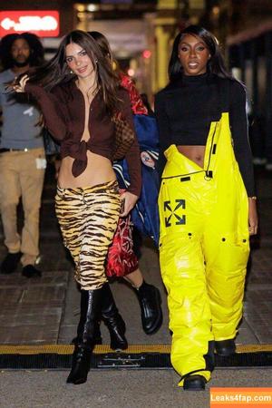 Emily Ratajkowski photo #1312