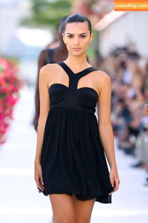 Emily Ratajkowski photo #1402