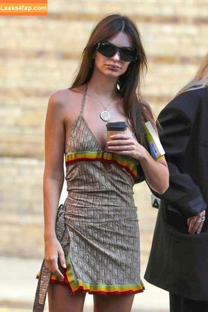 Emily Ratajkowski photo #1560