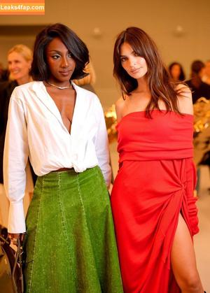 Emily Ratajkowski photo #1613