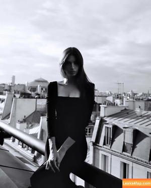 Emily Ratajkowski photo #1639