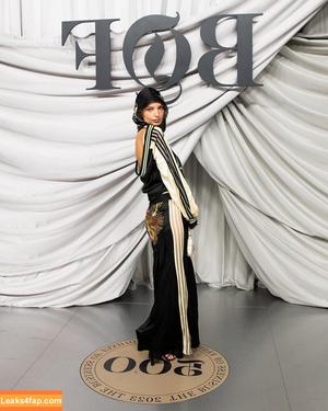 Emily Ratajkowski photo #1656