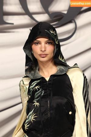 Emily Ratajkowski photo #1658