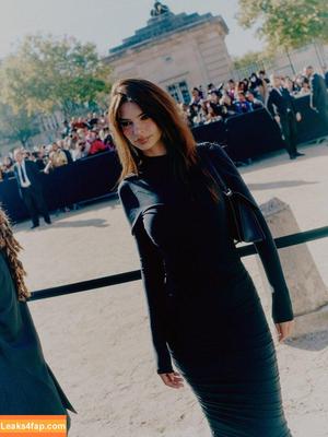 Emily Ratajkowski photo #1666