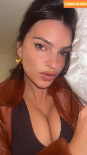 Emily Ratajkowski photo #1706