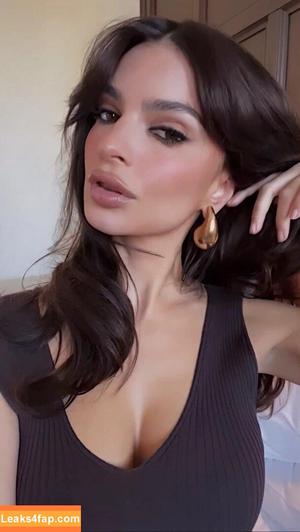 Emily Ratajkowski photo #1712